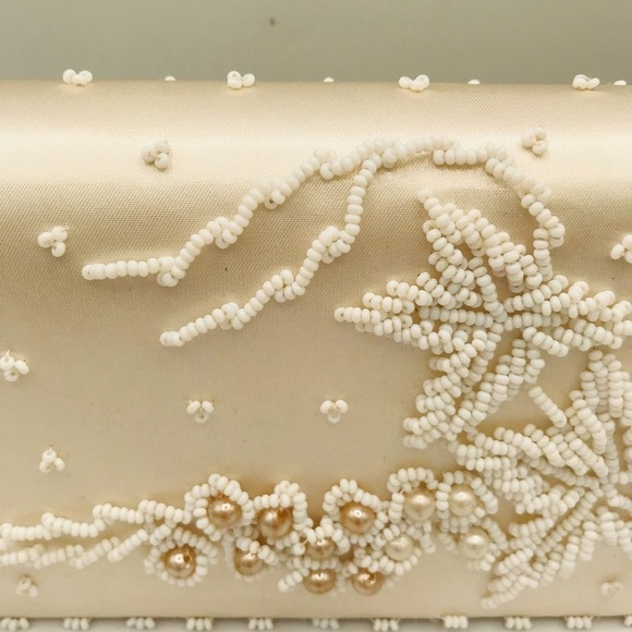 Beautiful White Cream Beaded Clutch with Pearls - Picture 3 of 14